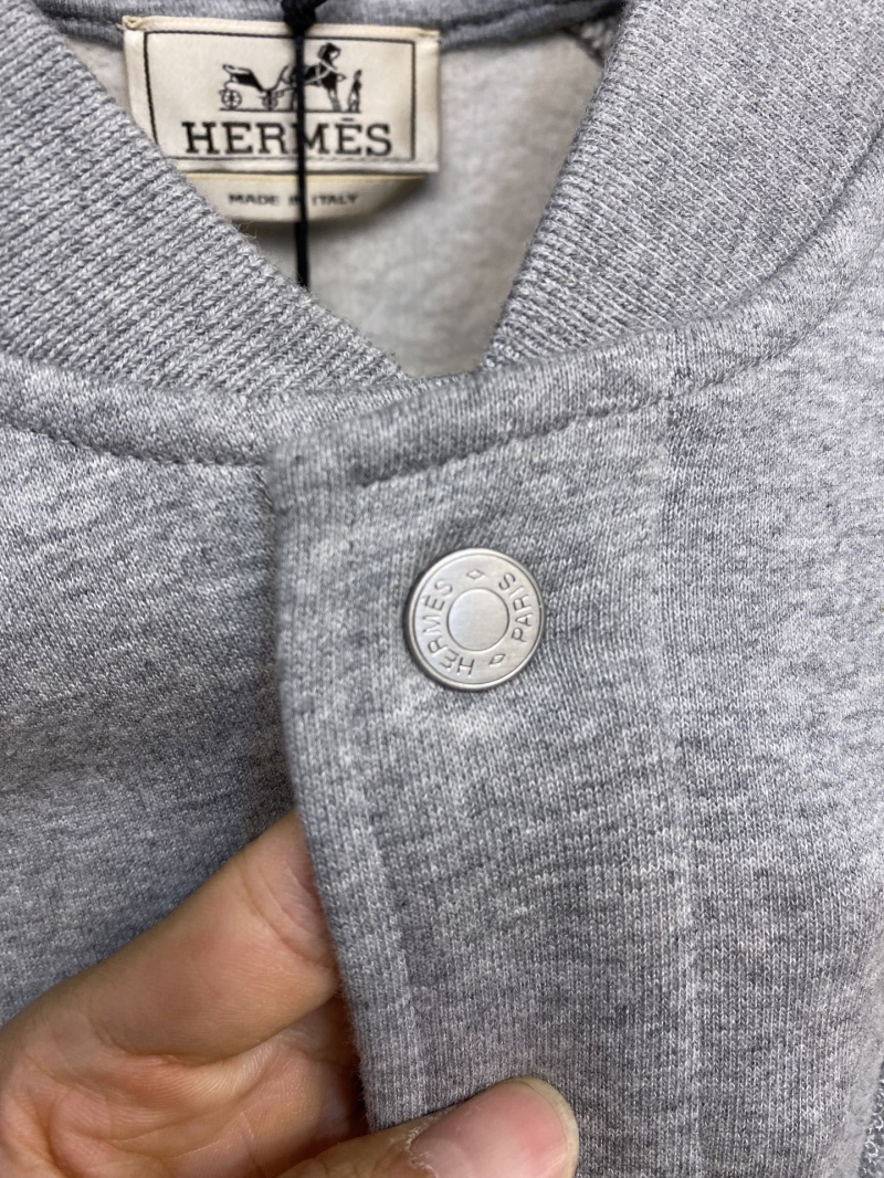 H**me5 outwear